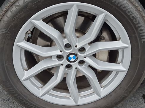Used 2019 BMW X5 xDrive40i w/ Parking Assistance Package AWD/4WD image 13