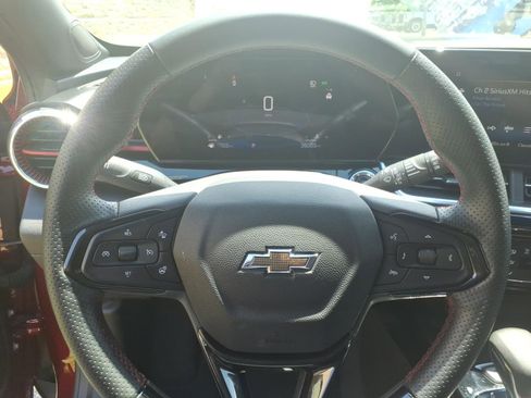 Used 2024 Chevrolet Trax RS w/ Sunroof Package FWD image 22