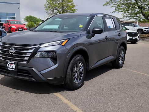 Used 2024 Nissan Rogue S AWD/4WD image 2