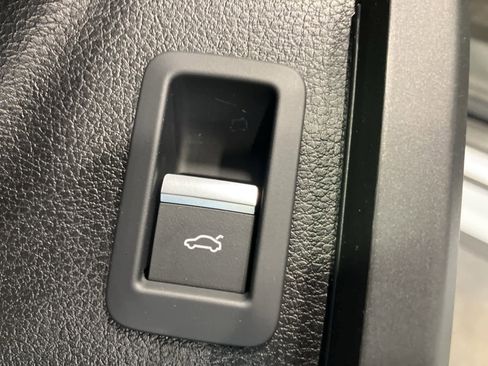 Used 2023 Audi Q5 2.0T Prestige w/ Prestige Package image 16