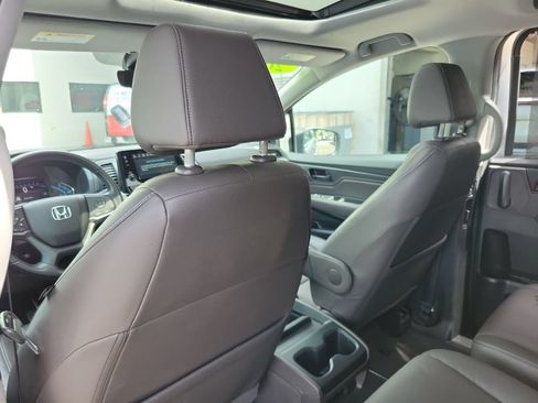 Used 2021 Honda Odyssey EX-L image 11