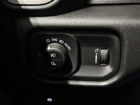 New 2026 RAM 1500 Express AWD/4WD image 18