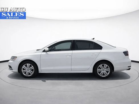 Used 2017 Volkswagen Jetta S image 4