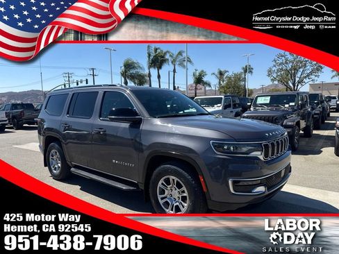 Used 2023 Jeep Wagoneer 4WD image 1