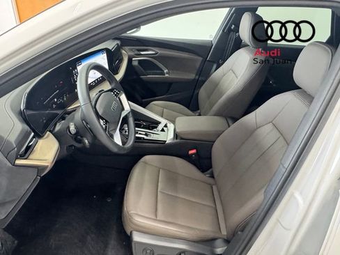 Used 2025 Audi Q5 Premium w/ Convenience Package image 24