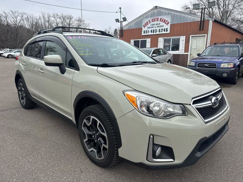 Used 2016 Subaru Crosstrek 2.0i Premium image 3