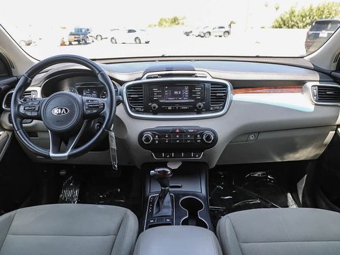 Used 2016 Kia Sorento LX w/ LX Convenience Package FWD image 12