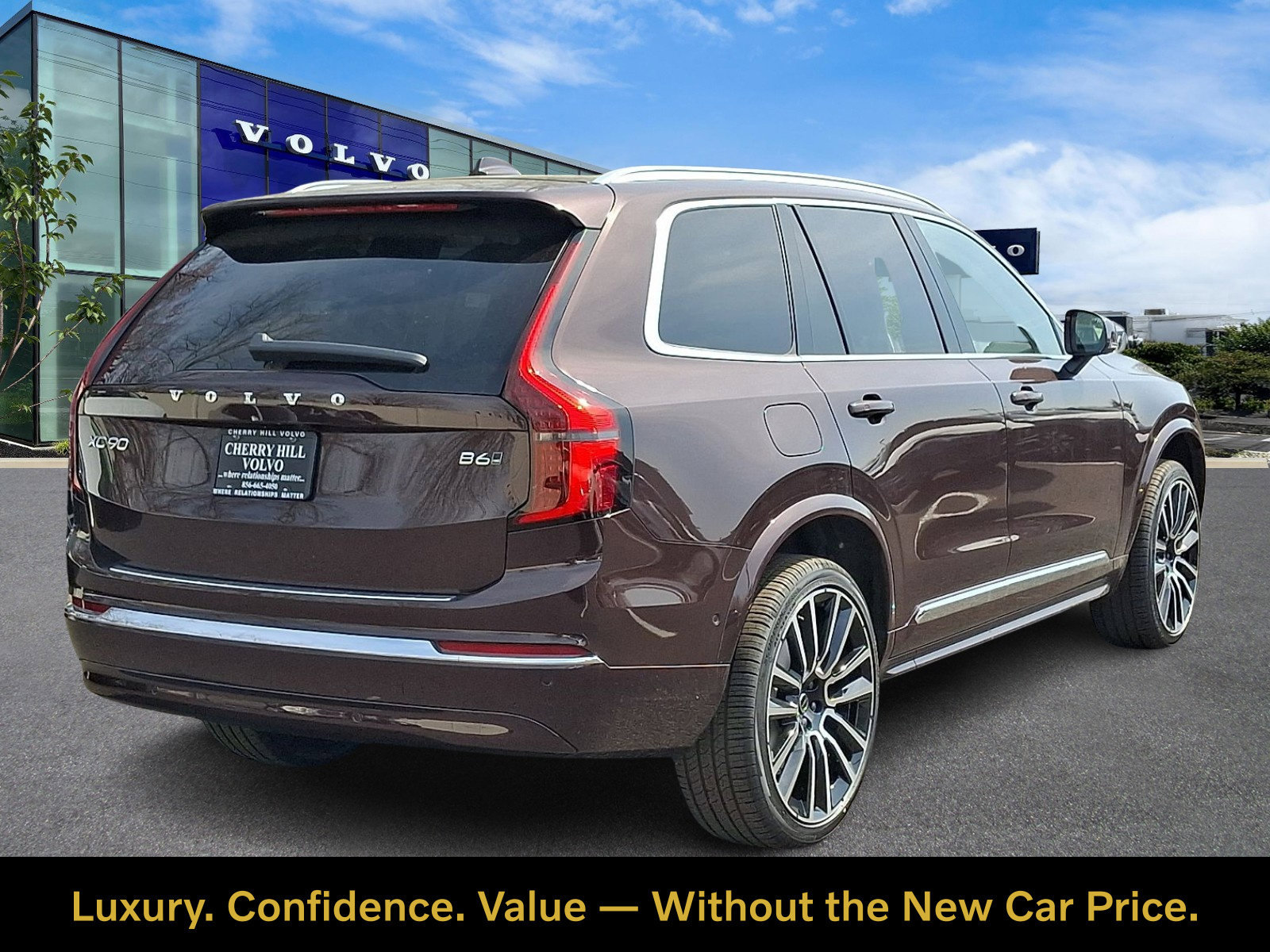 Certified 2026 Volvo XC90 B6 Plus w/ Protection Package Premier AWD/4WD image 5