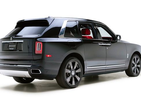 Used 2022 Rolls-Royce Cullinan w/ Cullinan Package AWD/4WD image 4