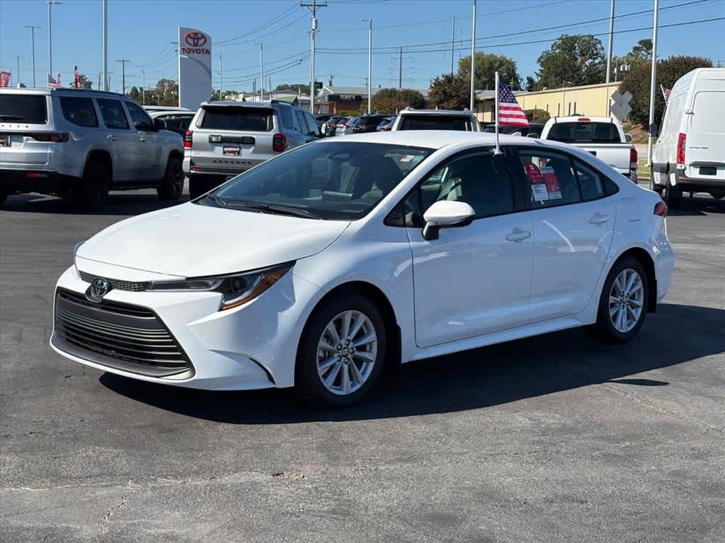Used 2027 Toyota Corolla LE FWD image 26