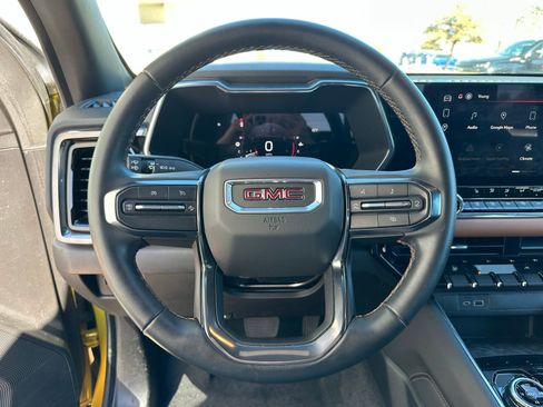 Used 2023 GMC Canyon AT4 image 13