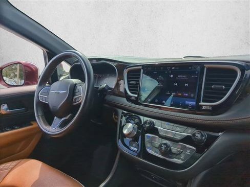 Used 2021 Chrysler Pacifica Pinnacle image 28
