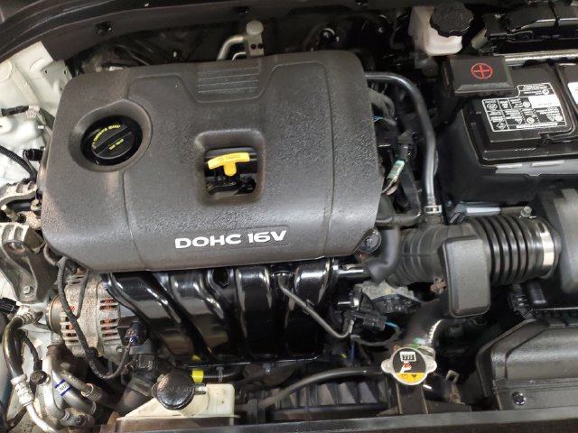 Used 2017 Hyundai Elantra SE FWD image 24
