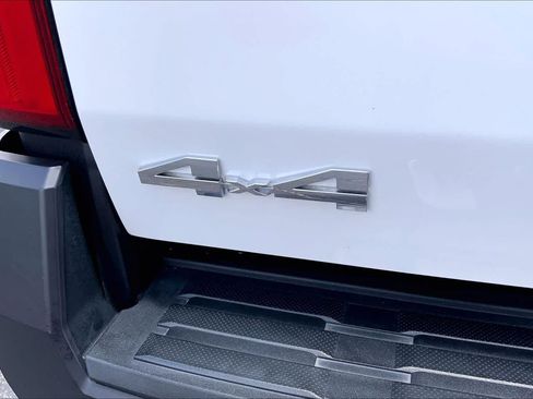 Used 2025 Toyota Tacoma SR AWD/4WD image 10