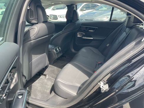 Used 2023 Mercedes-Benz C 300 Sedan image 5