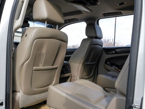 Used 2015 Chevrolet Suburban LTZ image 47