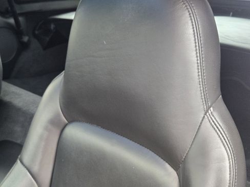 Used 2006 Chevrolet Corvette Coupe image 16