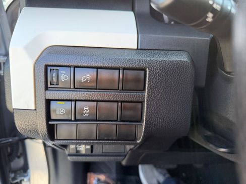 Used 2024 Toyota Tacoma TRD Off-Road AWD/4WD image 19