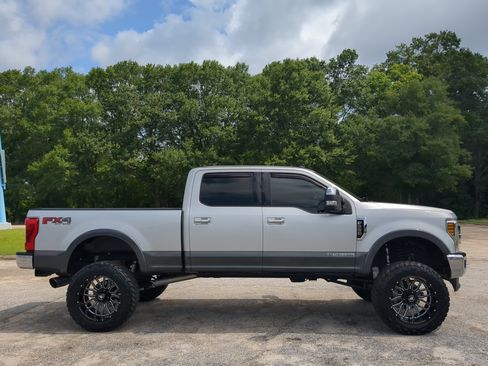 Used 2019 Ford F250 Lariat w/ Chrome Package AWD/4WD image 1