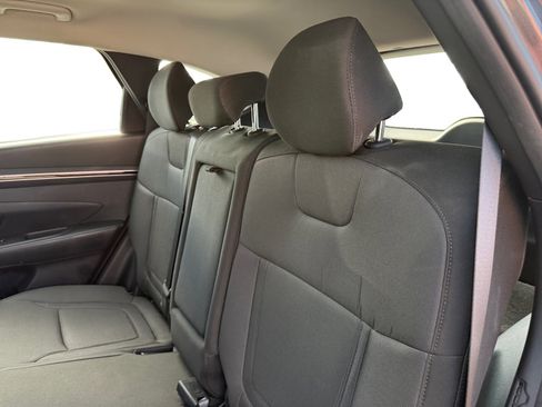 Certified 2022 Hyundai Tucson SE image 16