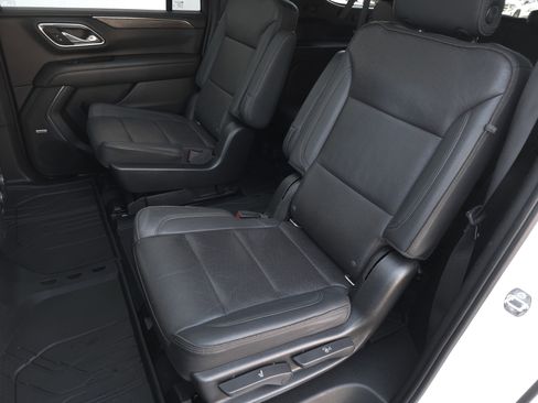 Used 2021 Chevrolet Suburban High Country image 31