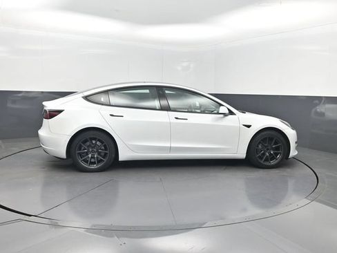 Used 2022 Tesla Model 3 Standard Range RWD image 32