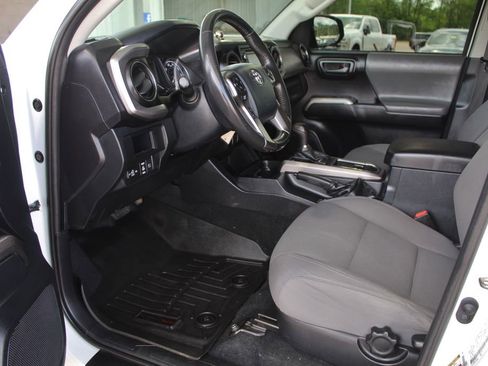 Used 2019 Toyota Tacoma SR5 image 35