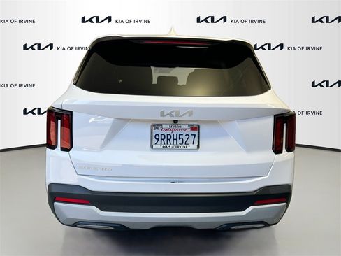 Certified 2024 Kia Sorento LX image 6