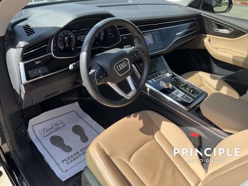 Used 2023 Audi Q8 Premium AWD/4WD image 15