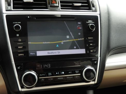 Used 2019 Subaru Outback 2.5i Premium AWD/4WD image 11