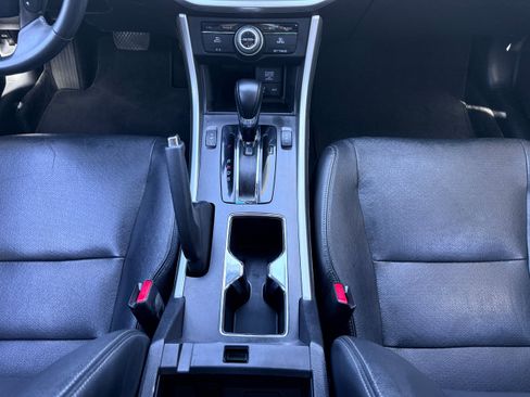 Used 2015 Honda Accord Touring image 19
