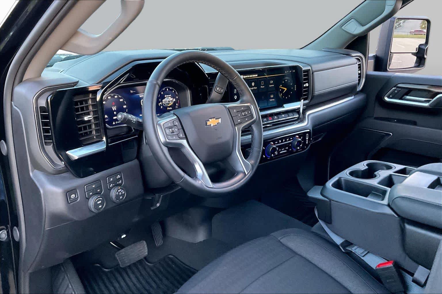 Used 2026 Chevrolet Silverado 3500 LT w/ Safety Package AWD/4WD image 17