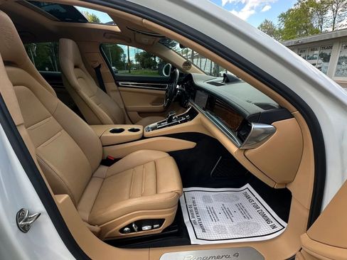 Used 2018 Porsche Panamera 4 AWD/4WD image 36