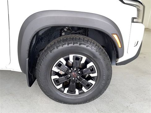 Used 2022 Nissan Frontier PRO-4X image 14