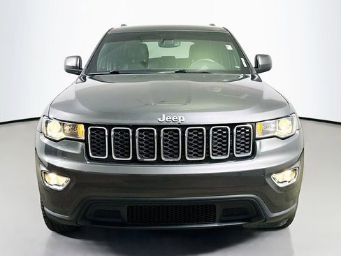 Used 2019 Jeep Grand Cherokee Laredo w/ Laredo X Package image 2