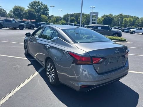 Used 2025 Nissan Altima 2.5 SV FWD image 7