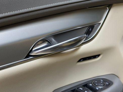 Used 2020 Cadillac XT5 Premium Luxury FWD image 24