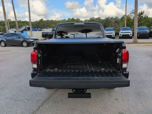 Used 2022 Toyota Tacoma SR5 w/ Technology Package RWD image 12