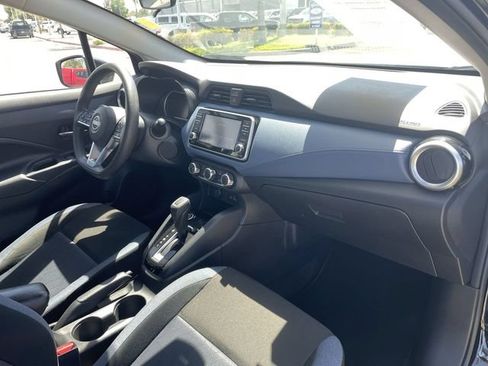 Used 2025 Nissan Versa SV FWD image 27
