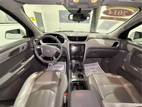 Used 2014 Chevrolet Traverse LT image 15