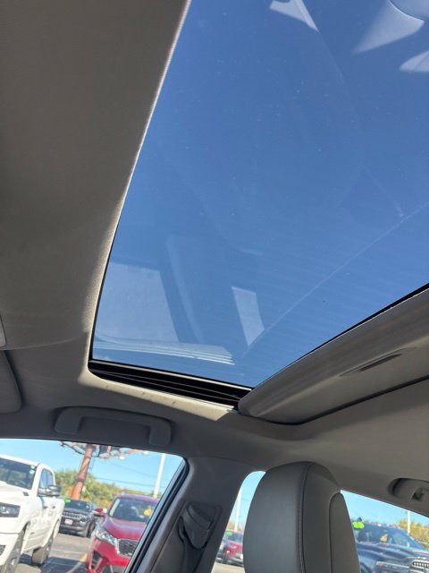 Used 2018 Toyota Avalon Limited w/ All Weather Liner Package FWD image 16