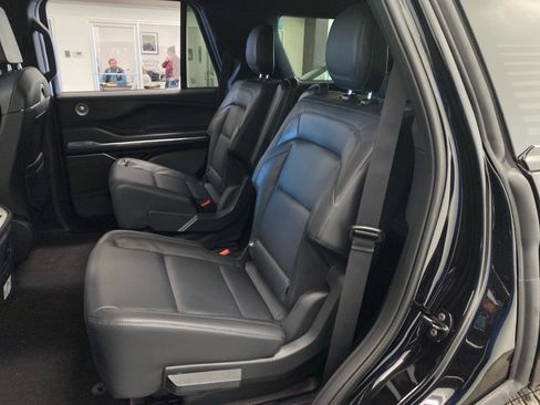 New 2026 Lincoln Navigator Reserve w/ Jet Appearance Package image 12