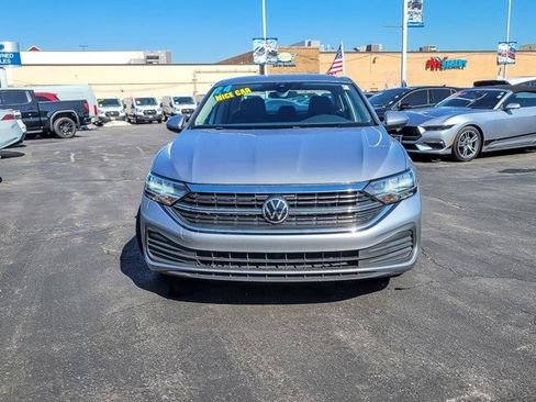 Used 2024 Volkswagen Jetta SE image 5