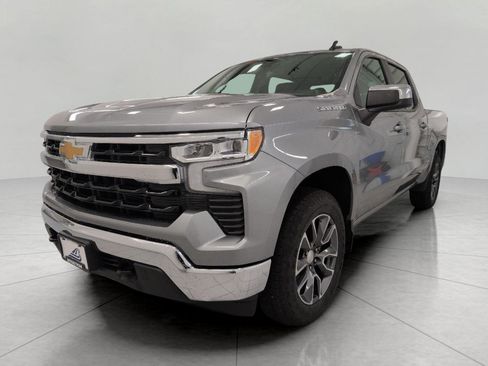 Used 2024 Chevrolet Silverado 1500 LT AWD/4WD image 12