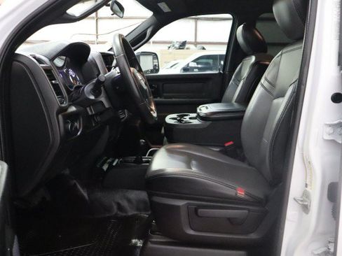 Used 2022 RAM 3500 Tradesman w/ Chrome Appearance Group AWD/4WD image 6