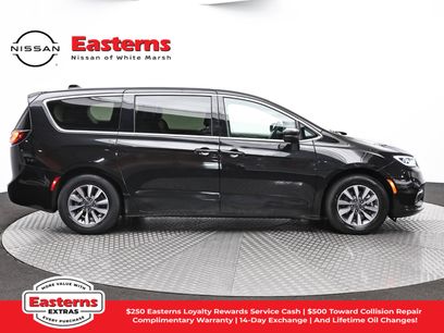 Used 2023 Chrysler Pacifica Touring-L