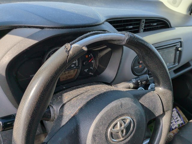Used 2015 Toyota Yaris L FWD image 3