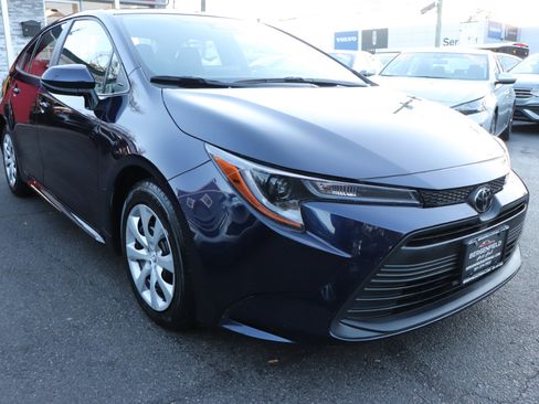 Used 2024 Toyota Corolla LE image 7