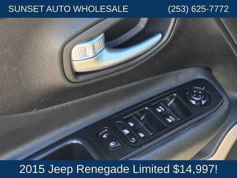 Used 2015 Jeep Renegade Limited w/ Advanced Technology Group AWD/4WD image 26