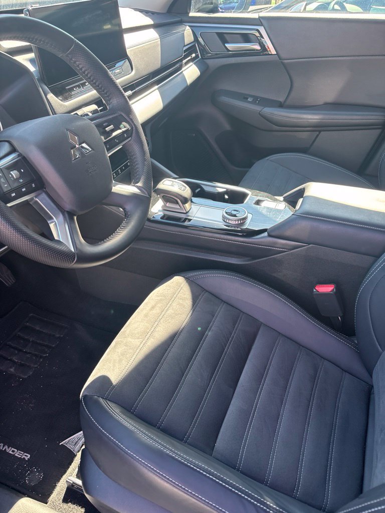 Used 2025 Mitsubishi Outlander SE AWD/4WD image 9